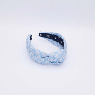 Brocade Daisy Knot