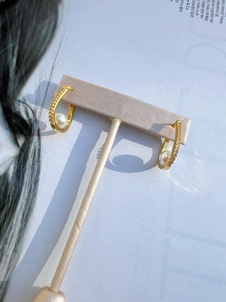 Pave Pearl Horseshoe Hoop