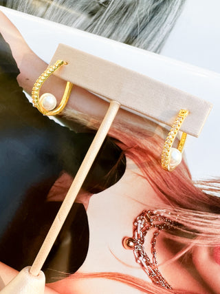 Pave Pearl Horseshoe Hoop