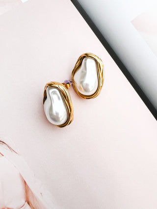 Cici Abstract Pearl Stud