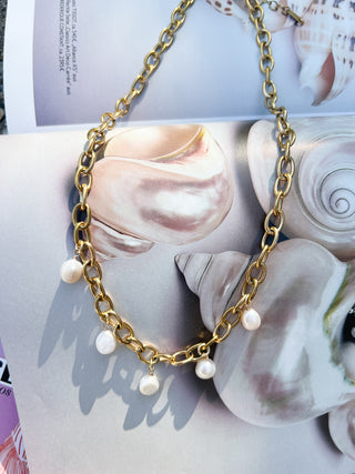 Pearl Oval Necklace