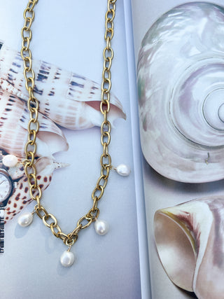 Pearl Oval Necklace